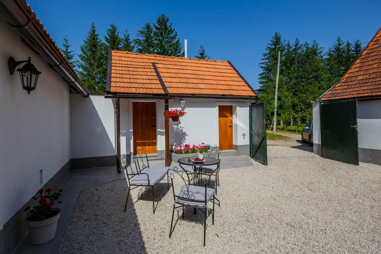Beautiful Cottage With Heated Pool For 22 Ppl Plaski Екстер'єр фото