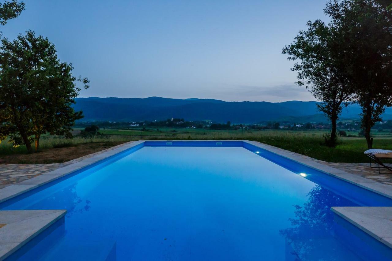 Beautiful Cottage With Heated Pool For 22 Ppl Plaski Екстер'єр фото