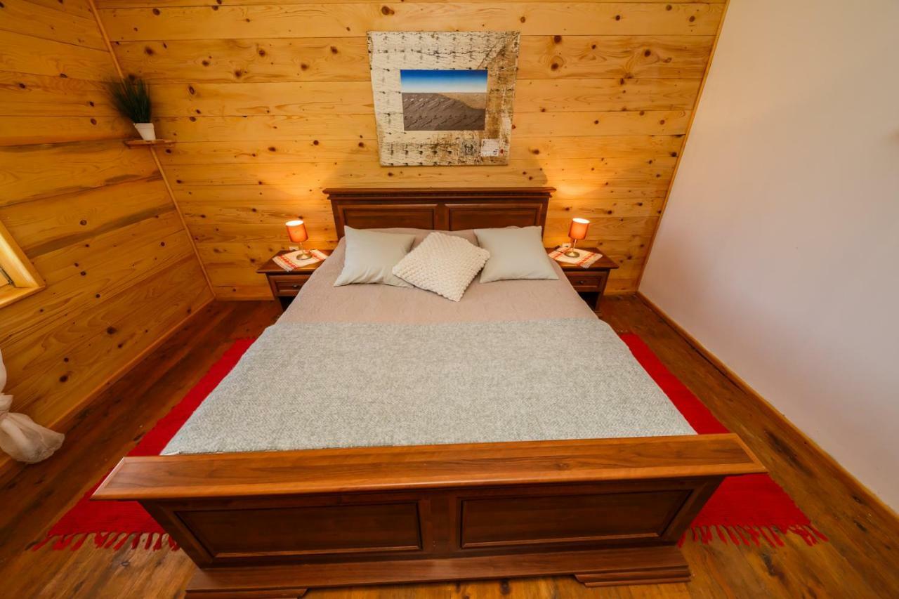 Beautiful Cottage With Heated Pool For 22 Ppl Plaski Екстер'єр фото