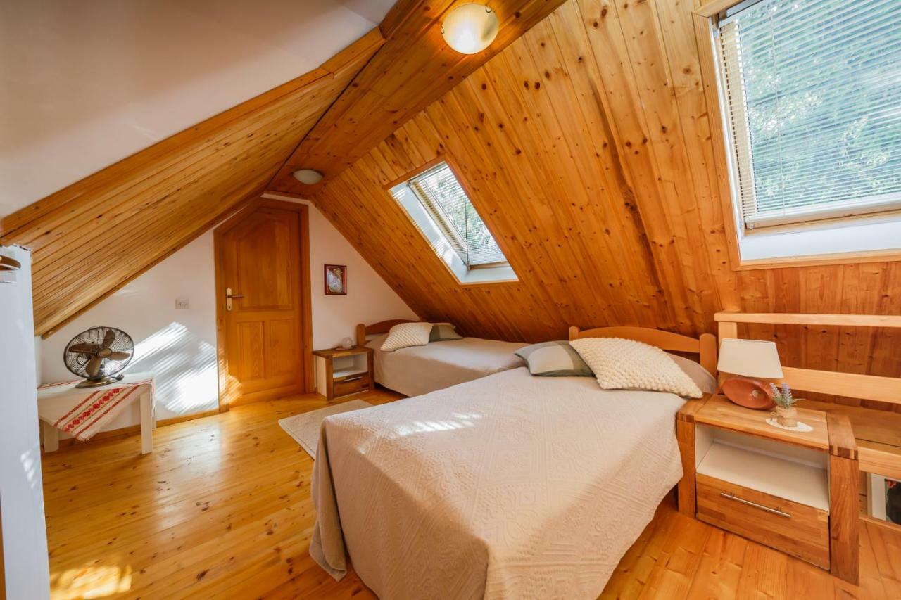 Beautiful Cottage With Heated Pool For 22 Ppl Plaski Екстер'єр фото