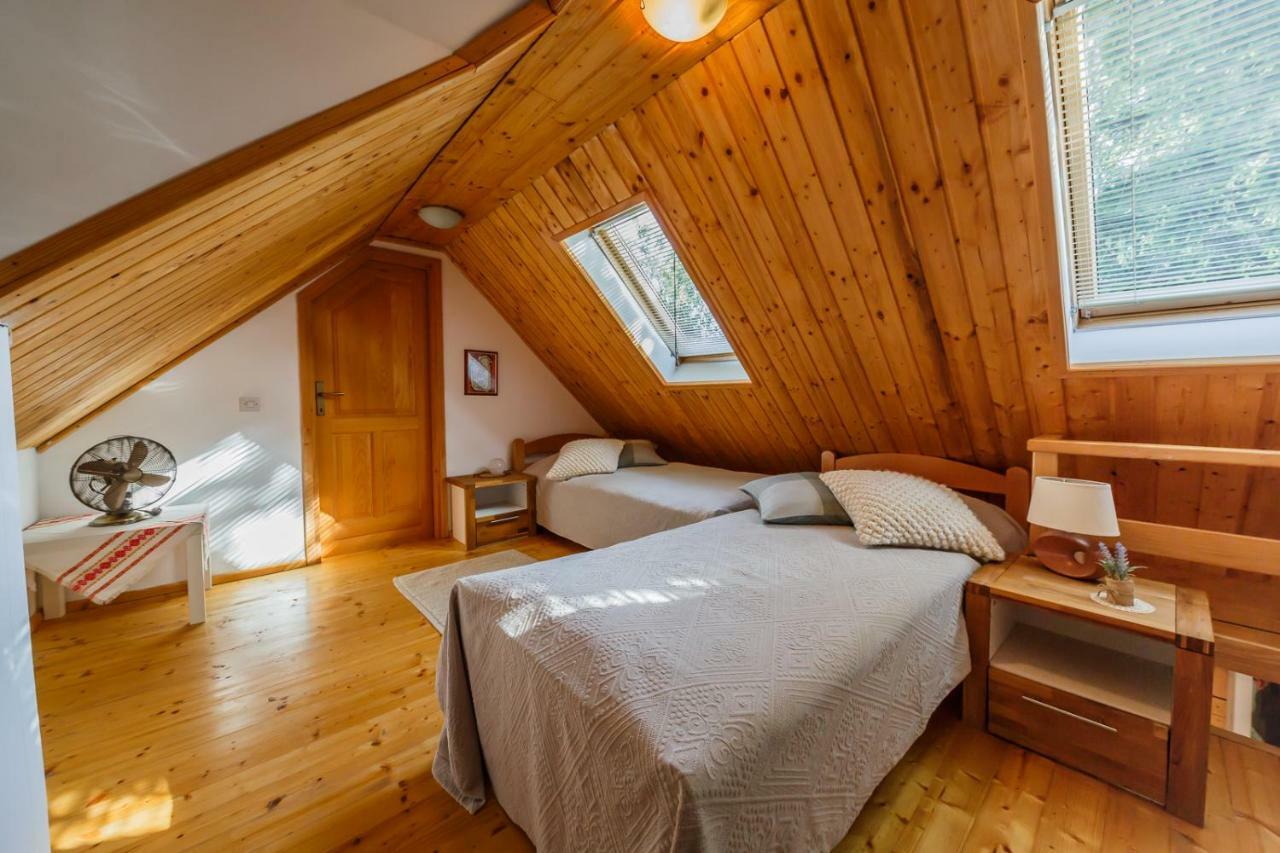 Beautiful Cottage With Heated Pool For 22 Ppl Plaski Екстер'єр фото