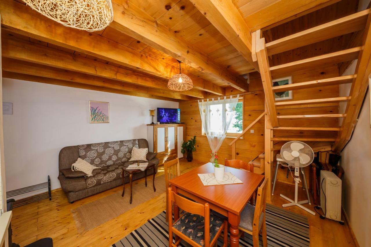 Beautiful Cottage With Heated Pool For 22 Ppl Plaski Екстер'єр фото