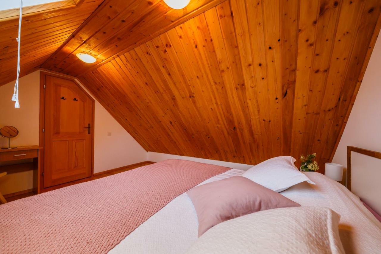 Beautiful Cottage With Heated Pool For 22 Ppl Plaski Екстер'єр фото